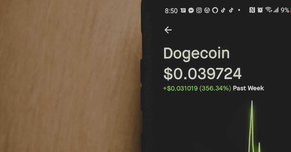 Dogecoin Terus Cetak Rekor, Uang Kripto Kian Diburu Di 2021 | Asumsi