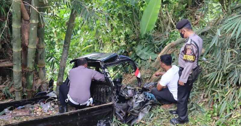 Penyebab Mobil Pikap Masuk Jurang Di Ciamis, 8 Orang Tewas | Asumsi